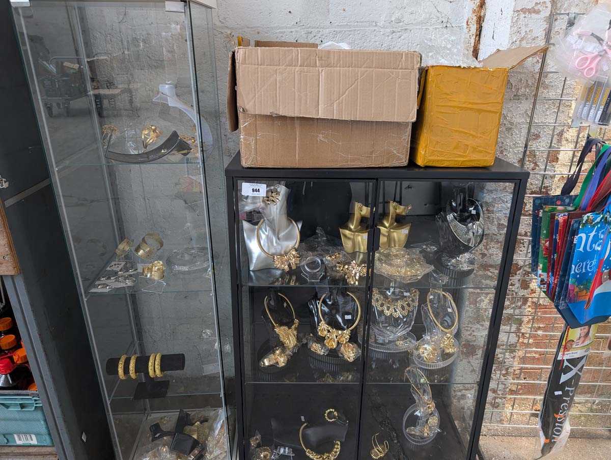 Lot 944 - 2 glass cabinets containing a large qty of...