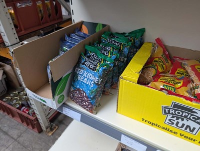 Lot 963 - Shelf of red kidney beans, Hominy corn,...