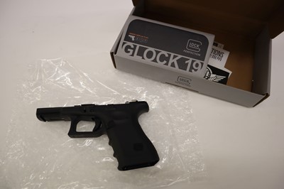 Lot 1549 - (S37) Glock Perfection 'Glock 19' airsoft...