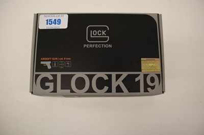 Lot 1549 - (S37) Glock Perfection 'Glock 19' airsoft...