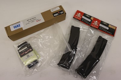 Lot 1592 - Various accessories for MP7 airsoft weapons...
