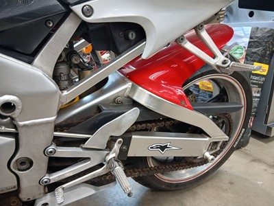 Lot (T901 JYC) 1999 Yamaha YZF-R1 motorcycle in...