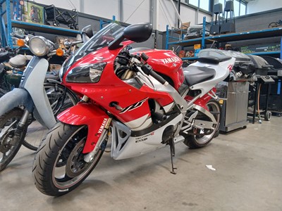 Lot (T901 JYC) 1999 Yamaha YZF-R1 motorcycle in...