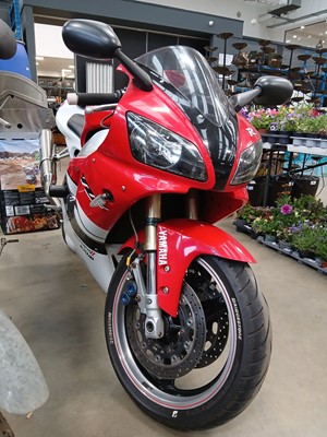 Lot (T901 JYC) 1999 Yamaha YZF-R1 motorcycle in...