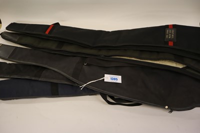 Lot 1305 - 5x fleece-lined  gun slips, various colours