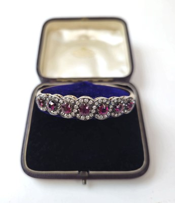 Lot 418 - A late 19th/early 20th century yellow metal,...