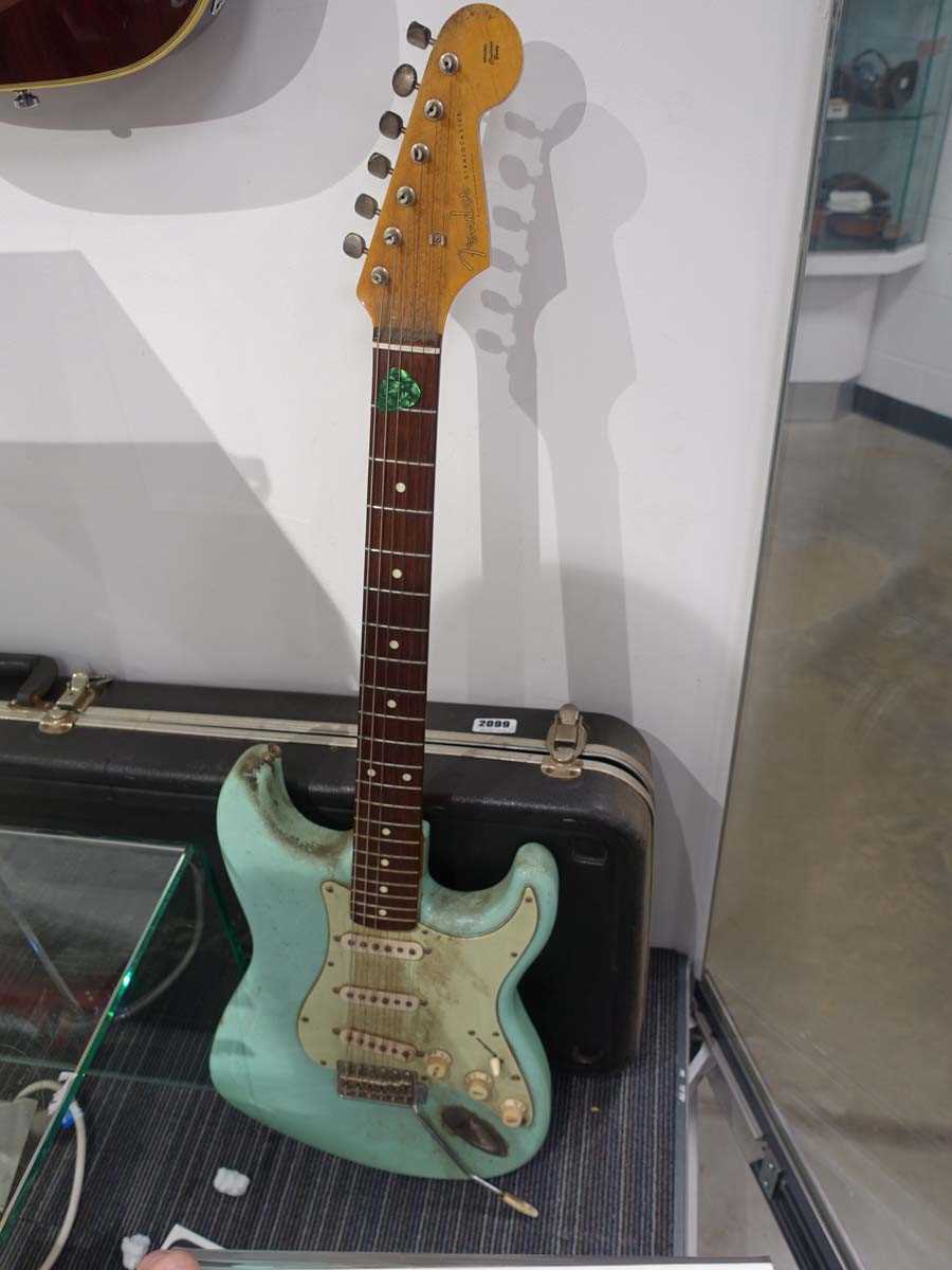 Lot 2099 - Japanese Fender Stratocaster 6 string electric...