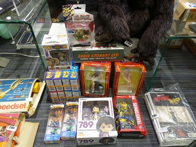 Lot 2105 - A selection of various models including Capcom...