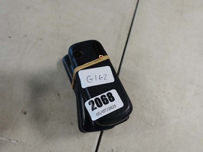 Lot 2068 - 6 mobile phones, two from Alcatel, Zanco,...