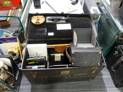 Lot 2113 - A case containing Folmer Graflex typeC3 camera...