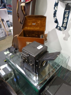 Lot 2114 - A boxed Junior Ppecial vintage camera with...