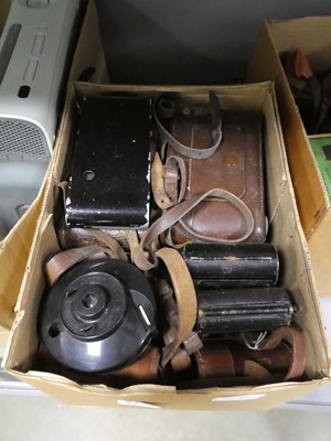 Lot 2195 - Box containing various vintage cameras