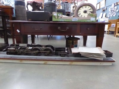 Lot 5112 - Reproduction mahogany coffee table with drawers