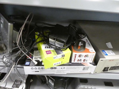 Lot 2233 - Feit LED striplight, Philips OneBlade razor,...