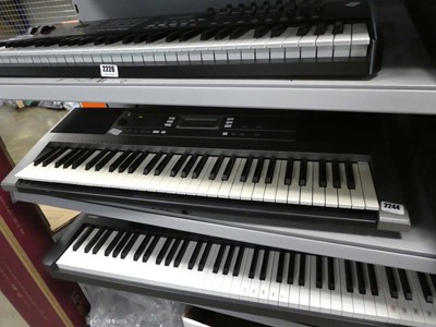 Lot 2244 - Yamaha PSR E353 keyboard