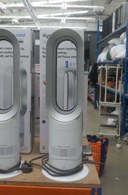 Lot 3001 - Dyson hot and cool jet focus tower fan with...