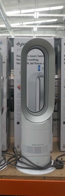 Lot 3002 - Dyson hot and cool jet focus tower fan with...