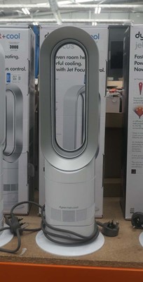 Lot 3005 - Dyson hot and cool jet focus tower fan with...