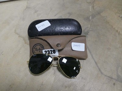 Lot 2320 - 2 pairs of Ray-Ban sunglasses in cases