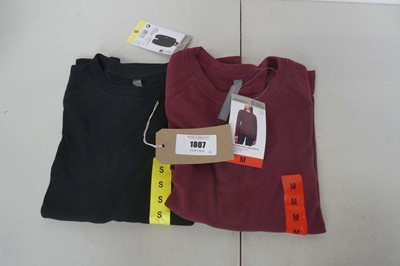 Lot 1332 - Approx. 20 Mondetta ribbed crew neck long...