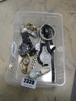 Lot 2339 - Box containing various watches