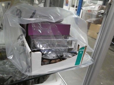 Lot 2367 - Bag containing various glasses