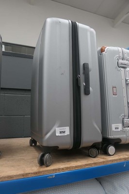 Lot 3252 - Large hard shell Samsonite suitcase