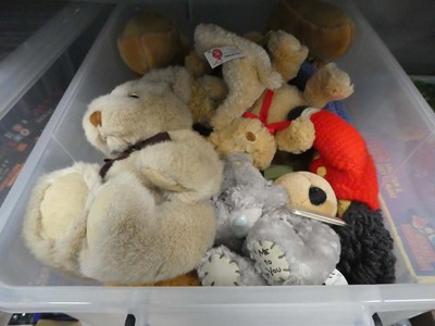 Lot 2538 - Box containing various cuddly toys