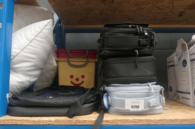 Lot 3260 - 3 Titan cool lunch packs, plus Puma backpack