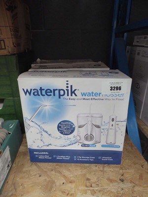 Lot 3261 - 4 Waterpik water flossers