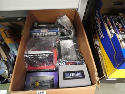 Lot 2542 - Box containing various Marvel and other figures