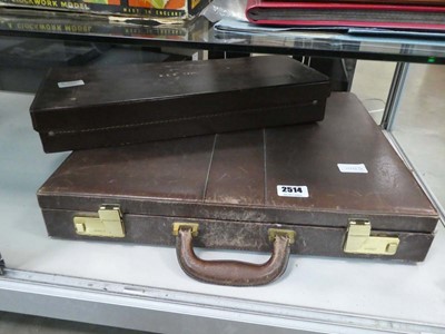 Lot 2514 - 2 cases containing 3 masonry regalia