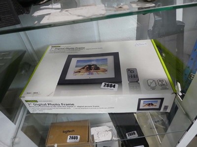 Lot 2604 - Technika 7" digital photo frame