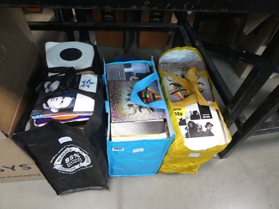 Lot 2622 - 3 bags of various vinyl records