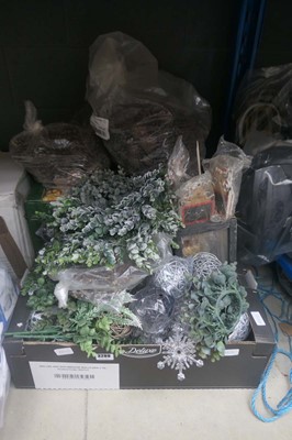 Lot 3289 - 3 trays of artificial plants, decorative pine...