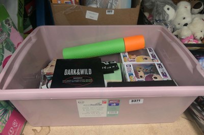 Lot 3371 - Box containing Pop! vinyl collectable figures,...
