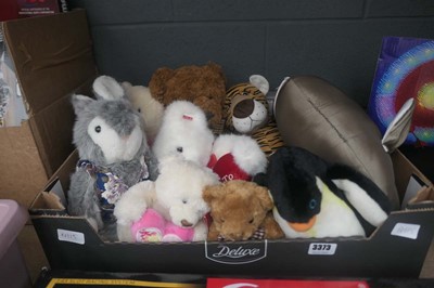 Lot 3373 - Tray of soft cuddly toys