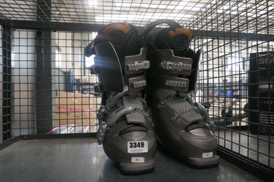 Lot 3349 - HF technology ski boots