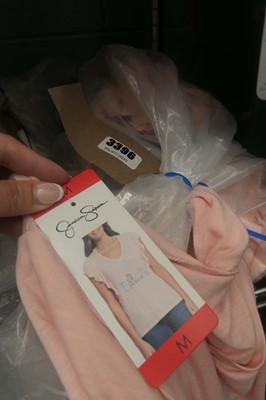 Lot 3396 - Bag of approx. 12 rose pink Jessica Simpson...