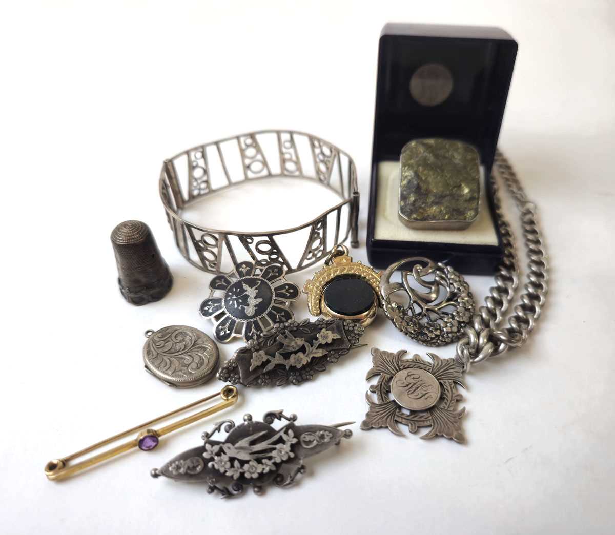 Lot 444 - A collection of silver and gold jewellery to...