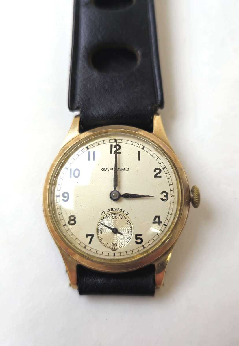 Lot 454 - A Gentleman's 9ct gold Garrard presentation...