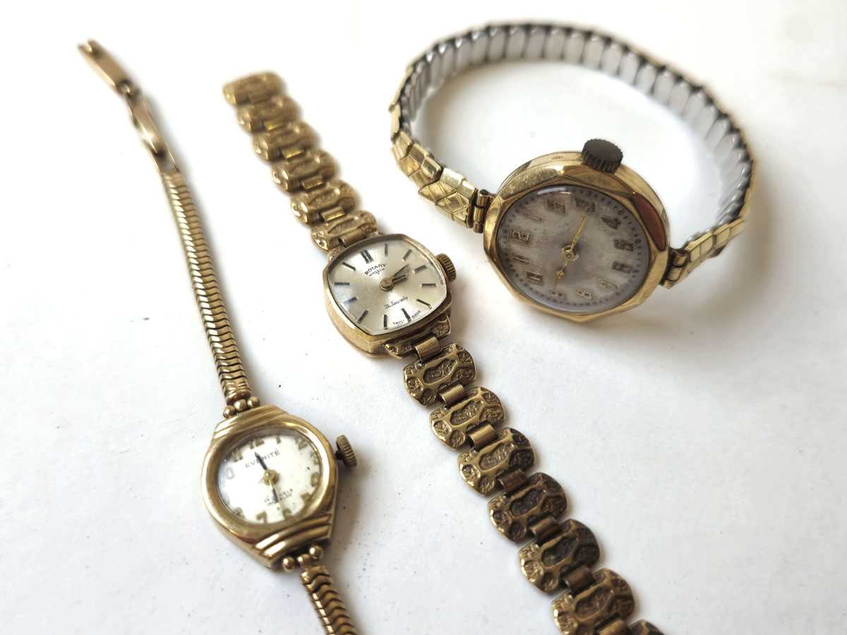 Lot 457 - A 9ct gold Ladies Everite wristwatch together...