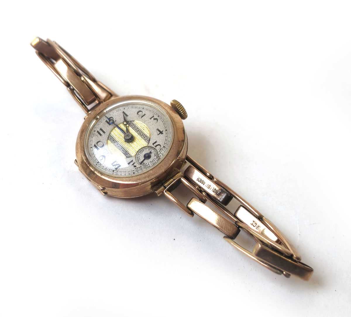Lot 459 - An early 20th century ladies 9ct gold...