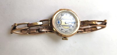 Lot 459 - An early 20th century ladies 9ct gold...