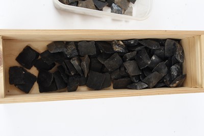 Lot 2868 - Qty of assorted knapped & unknapped musket...