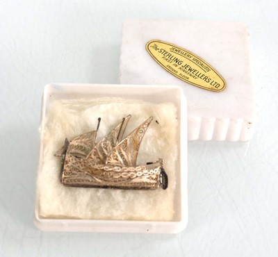 Lot 562 - A group of silver and metalware jewellery...