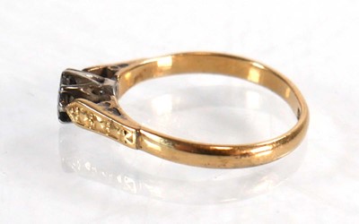 Lot 571 - An 18ct yellow gold and platinum highlighted...