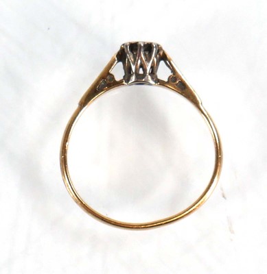 Lot 571 - An 18ct yellow gold and platinum highlighted...