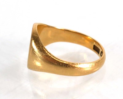 Lot 576 - An 18ct yellow gold signet ring, Birmingham...
