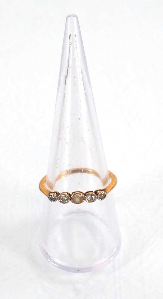 Lot 577 - An 18ct yellow gold and platinum highlighted...